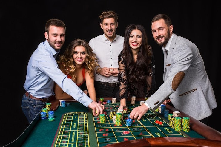 Baccarat langsung di Wild Coaster dengan tampilan statistik banker dan pemain